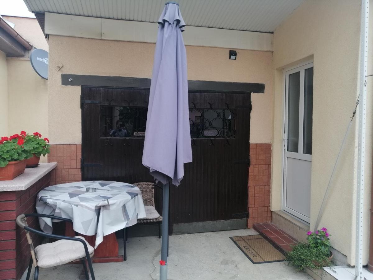 Studio Apartman Bandb Ðakovo المظهر الخارجي الصورة